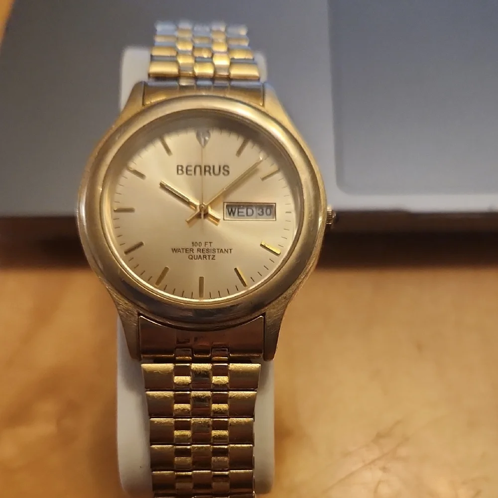 Benrus Men's Diamind Day/Date Gold Quartz Watch